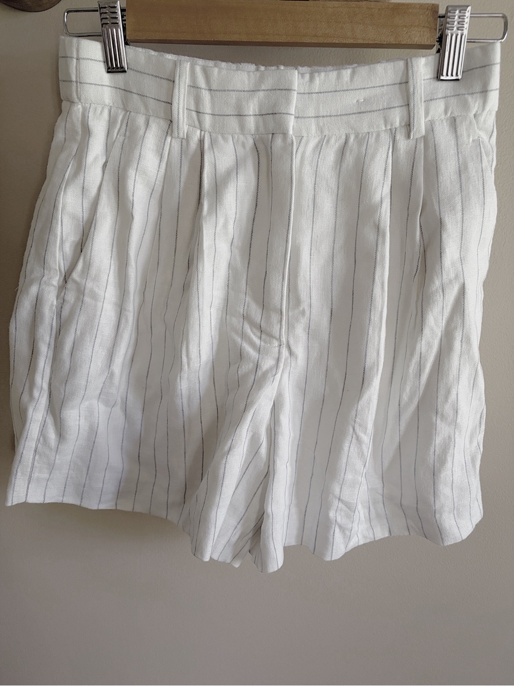 Abercrombie Linen stripe shorts size xs